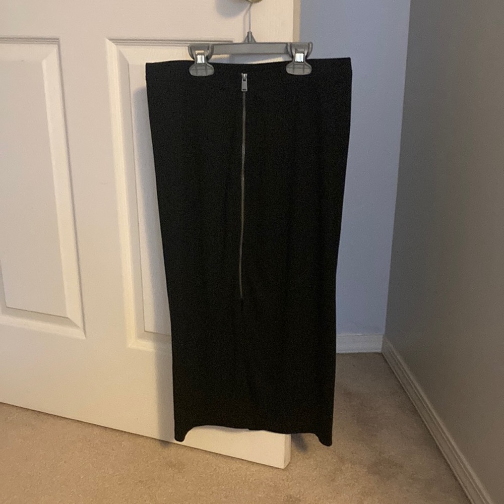 Black pencil skirt with zipper detail